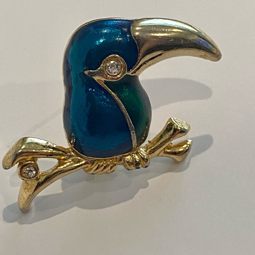 Vintage Enameled Gold Tone Toucan Bird Brooch Blue, Green ~ Rhinestones